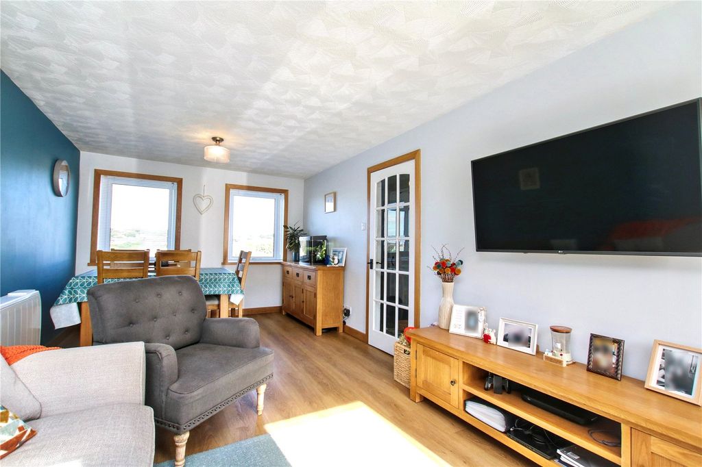 Property photo 3 of 21 Living/Dining Room
