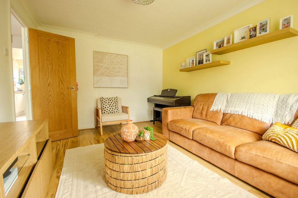 Property photo 3 of 18