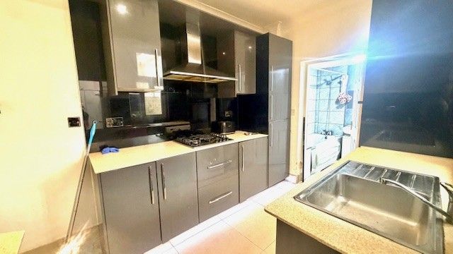 Property photo 3 of 11 Image