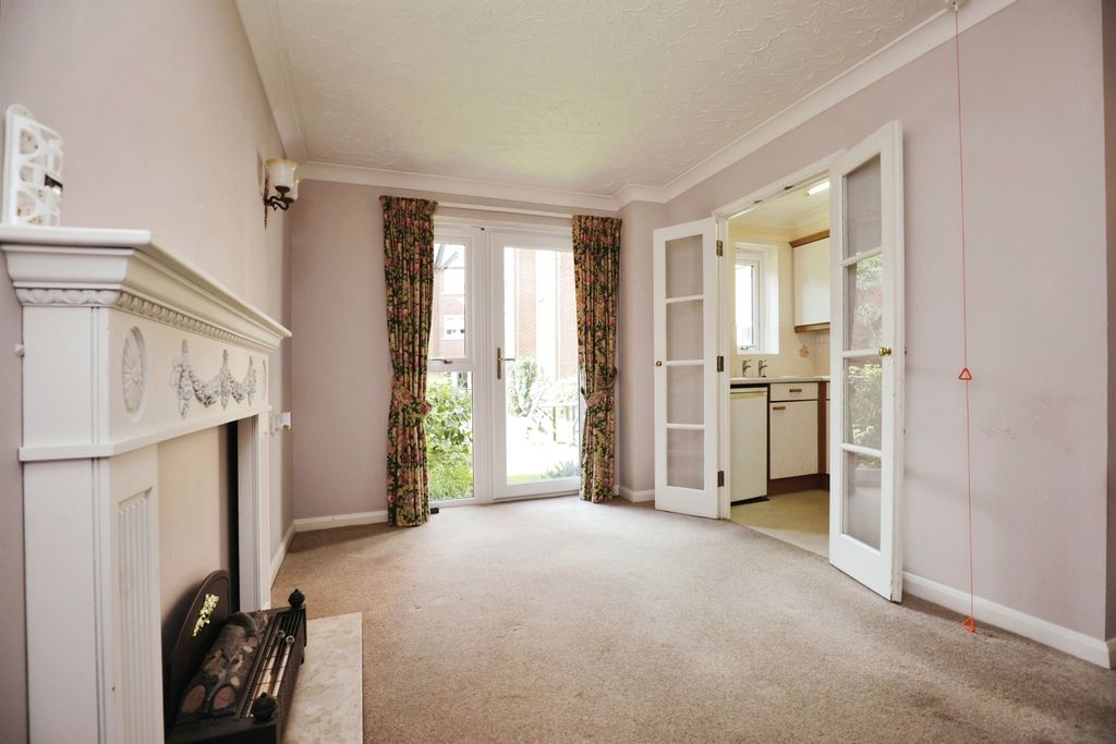 Property photo 2 of 11
