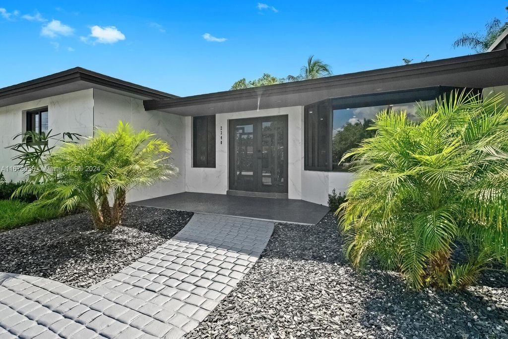 Property photo 1 of 35