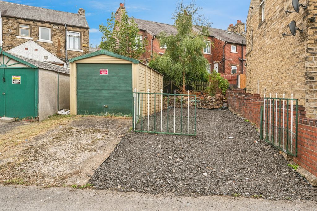 Property photo 1 of 4