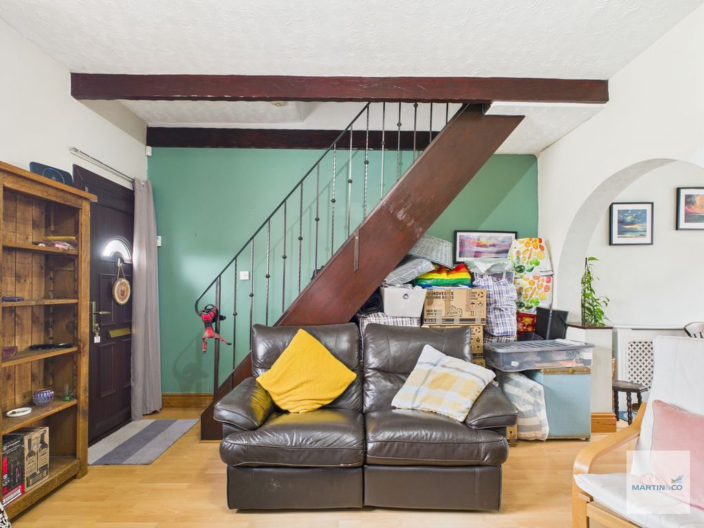 Property photo 3 of 14 Cam03394G0-Pr0426-Still002