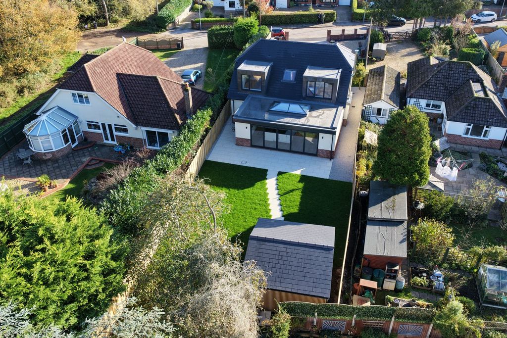 Property photo 2 of 27