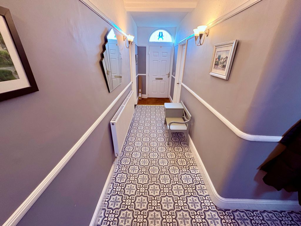 Property photo 3 of 37 Gallery