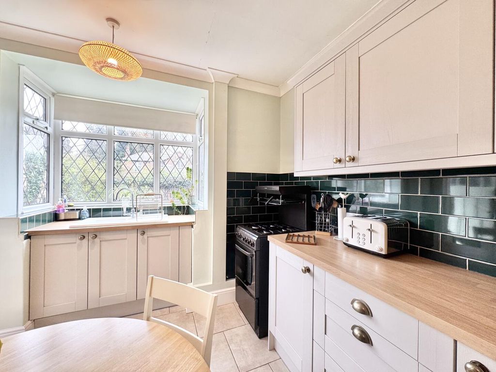 Property photo 3 of 17 Dining Kitchen