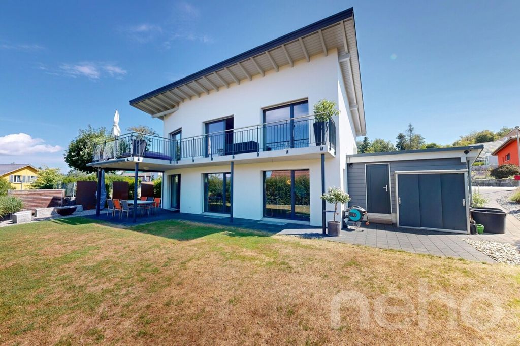 Property photo 3 of 12