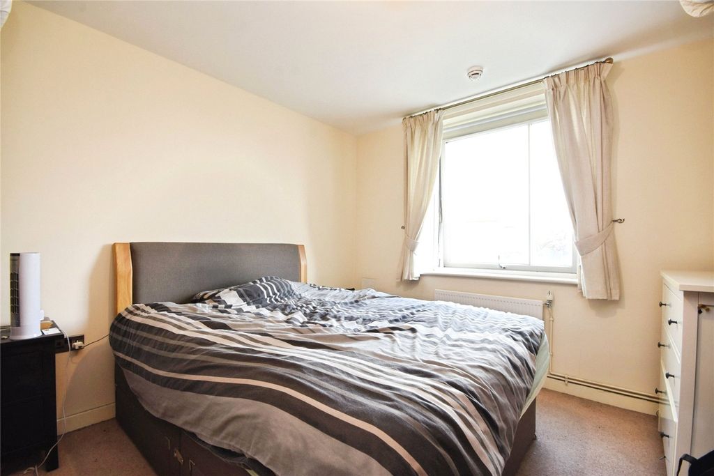 Property photo 3 of 11 Bedroom