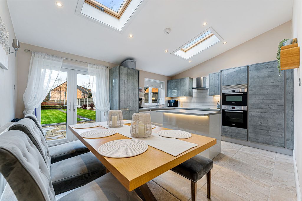 Property photo 3 of 22