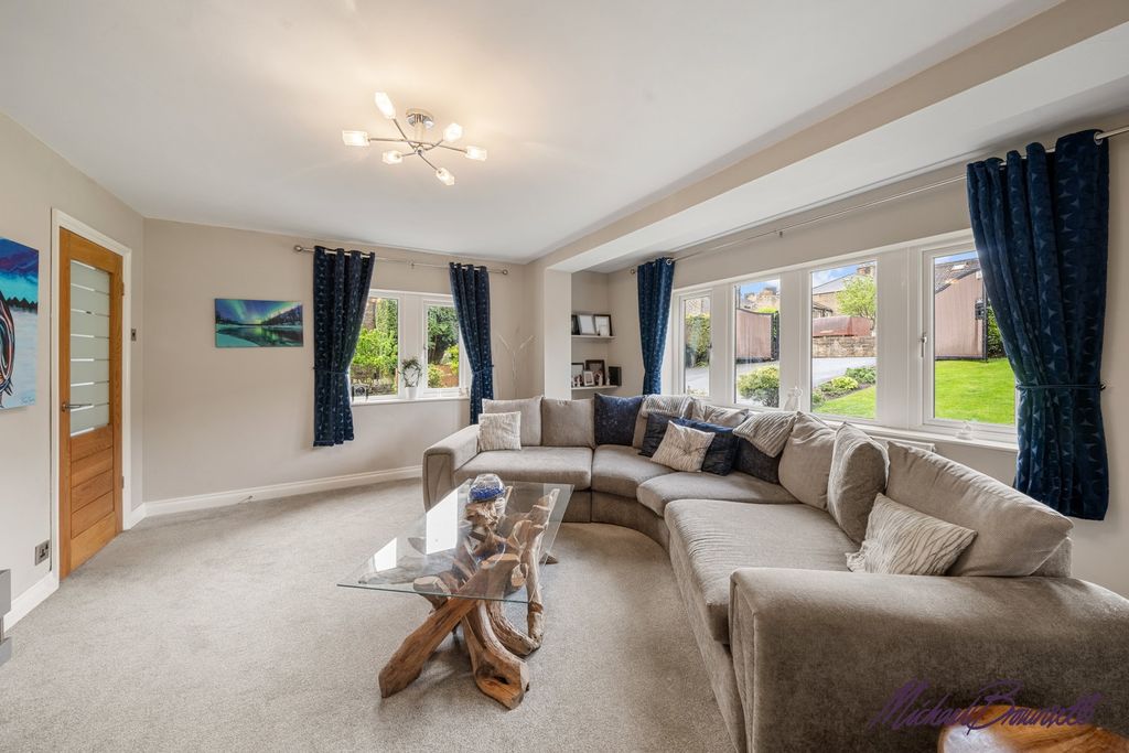 Property photo 2 of 32
