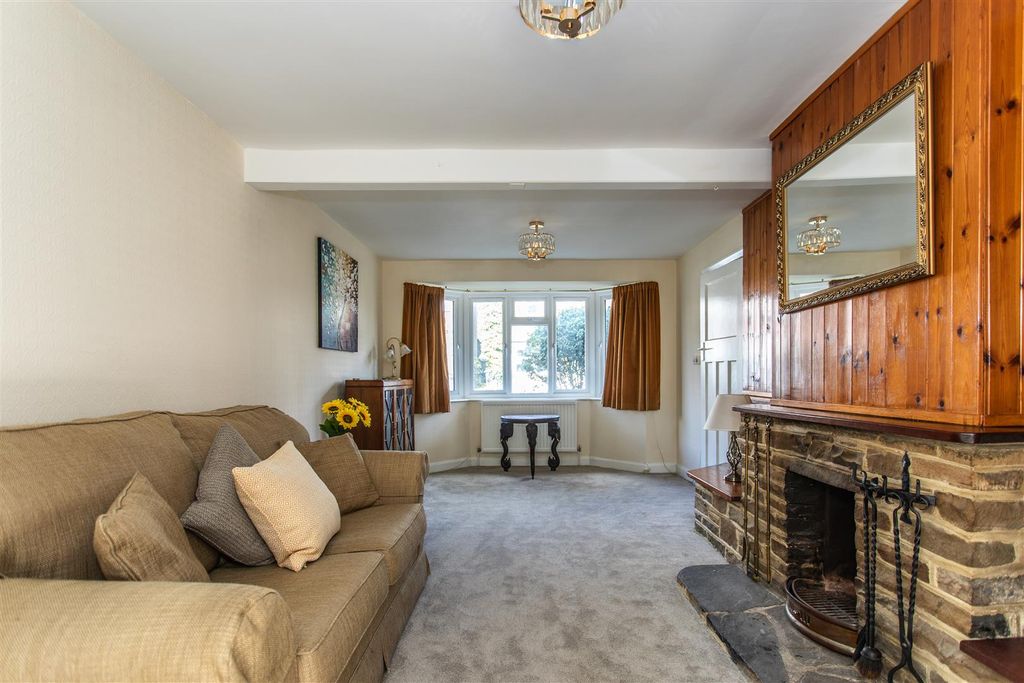 Property photo 2 of 18 42 Gordon Road-14.Jpg