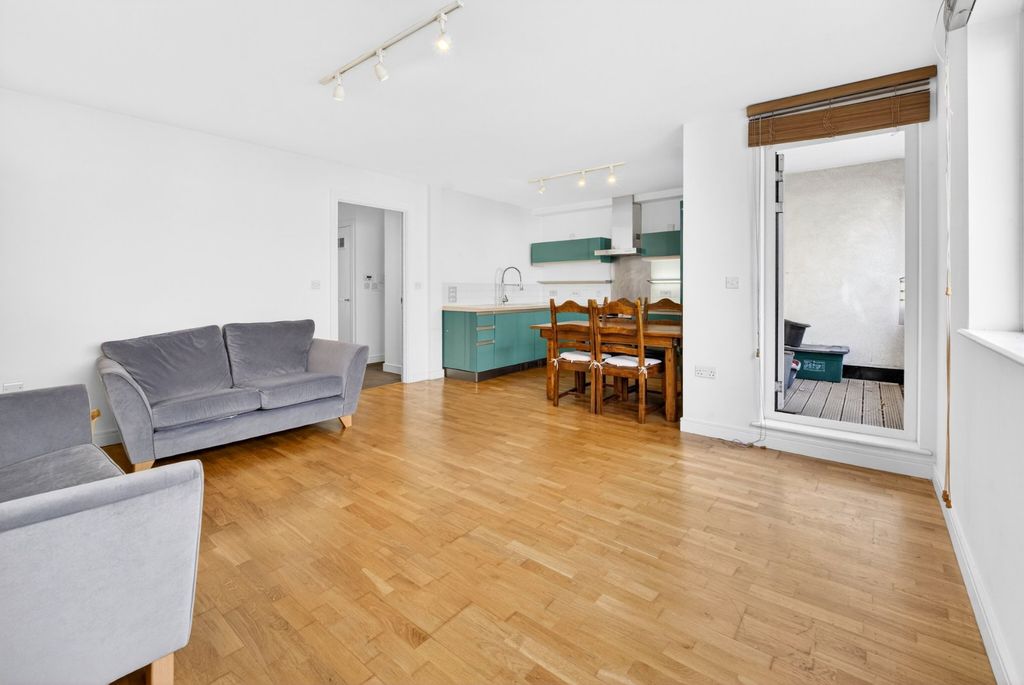 Property photo 3 of 19 Picture No. 35