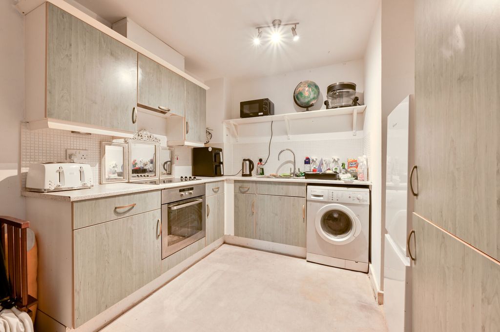 Property photo 3 of 7