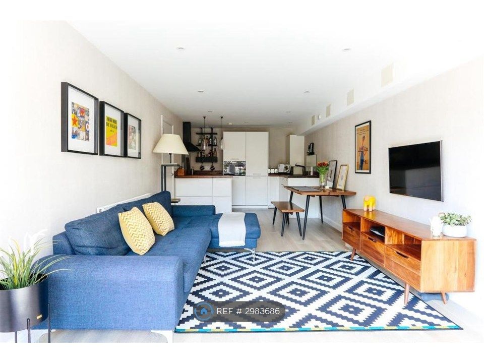 Property photo 1 of 16 Living Room