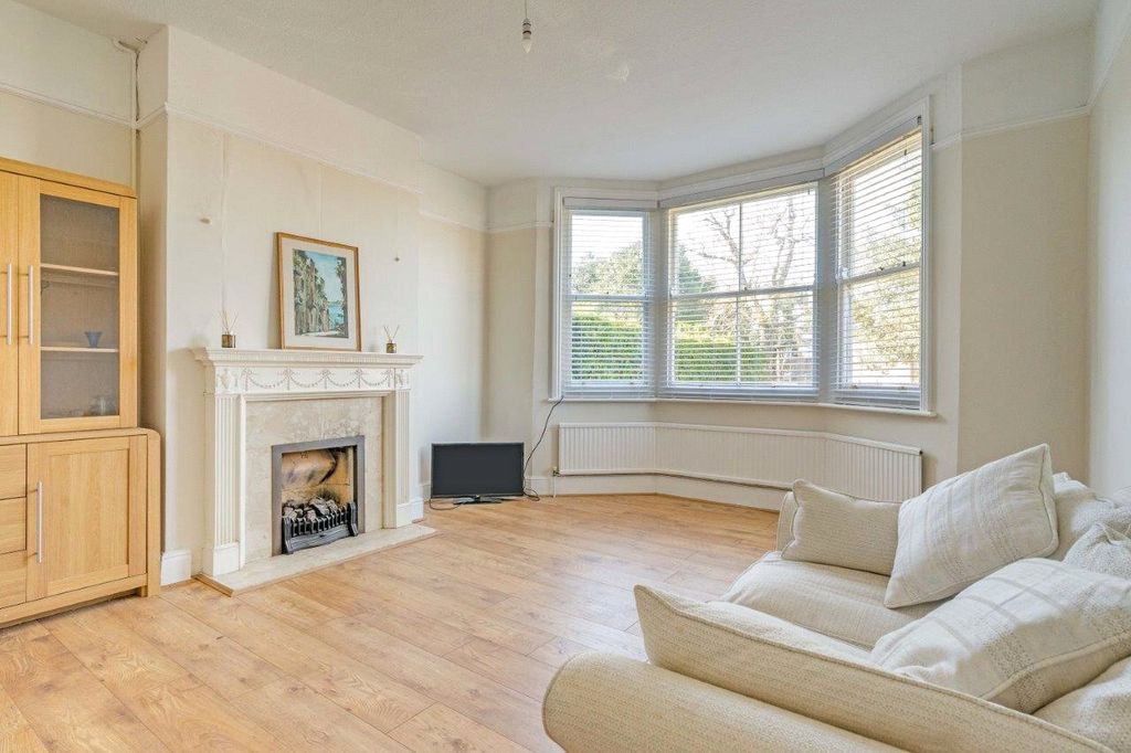Property photo 2 of 15 Sitting Room