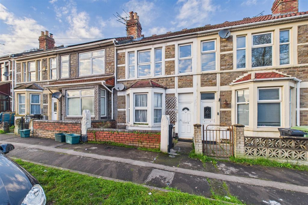 Property photo 1 of 32 17 Kimberley Road Kingswood, Bristol, Bs15 1Rg | F