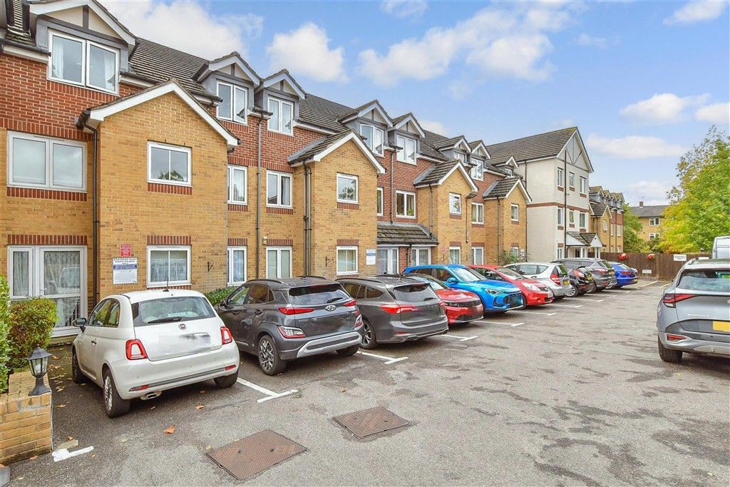 Property photo 1 of 8 External