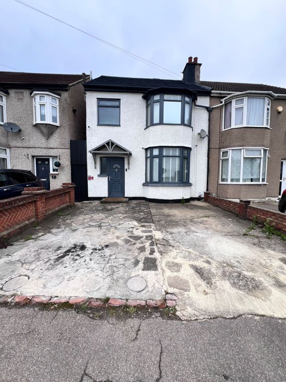 Property photo 1 of 1 3 Bed Semi-Detached House To Rent Collier Row Lane, Romford Rm5