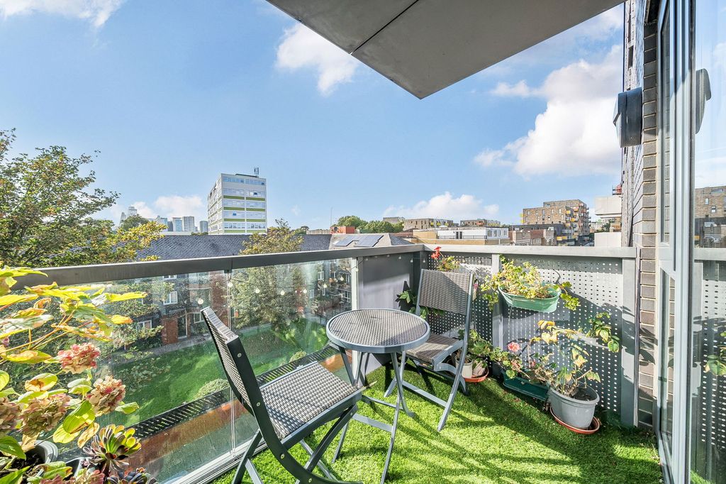 Property photo 3 of 17