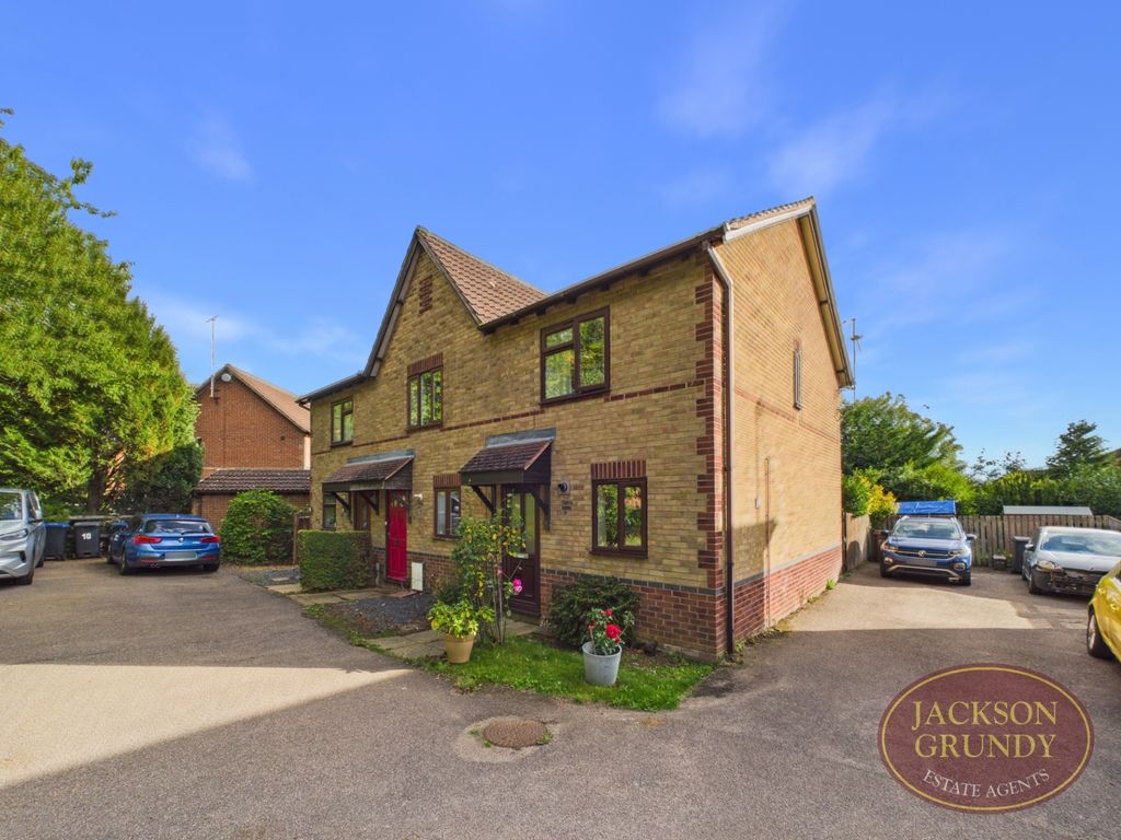 Property photo 1 of 7 Longleat Court