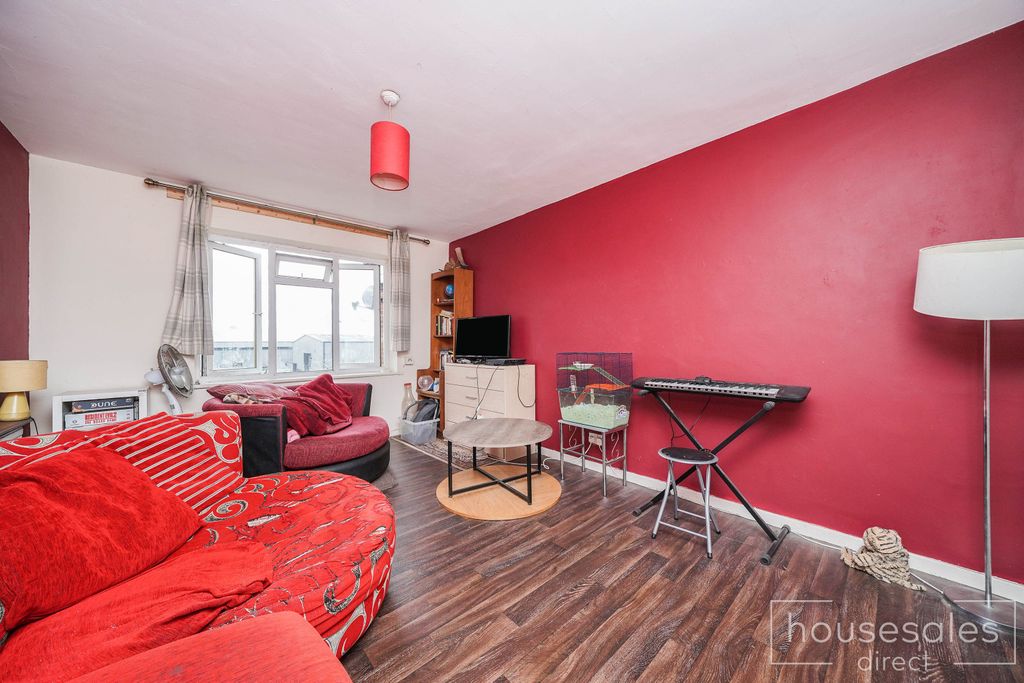 Property photo 2 of 7