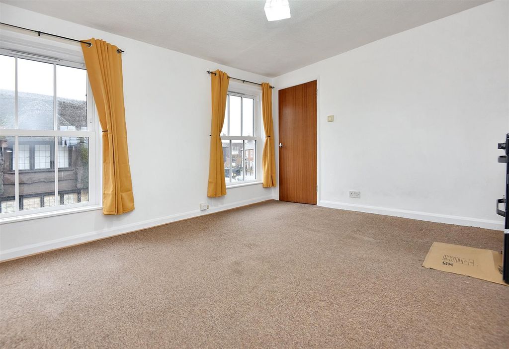 Property photo 2 of 9 Open Plan Living