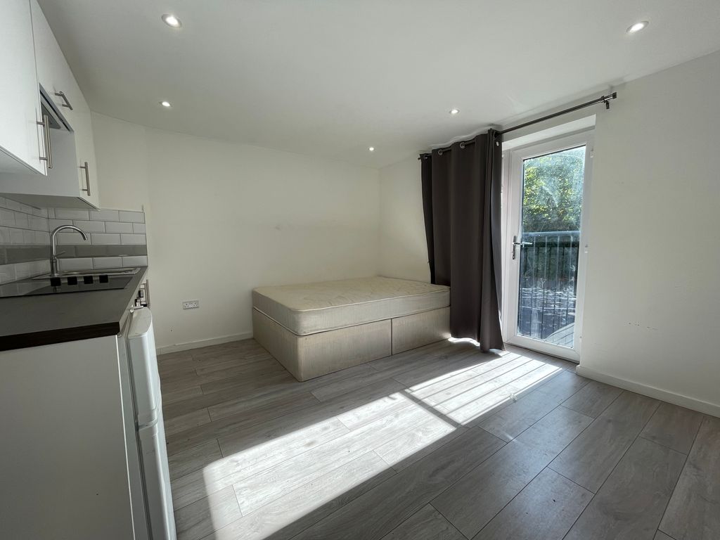 Property photo 1 of 4