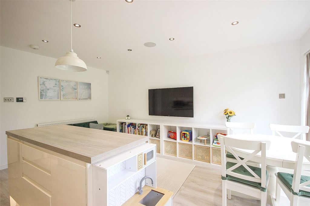 Property photo 3 of 10 Picture No. 04