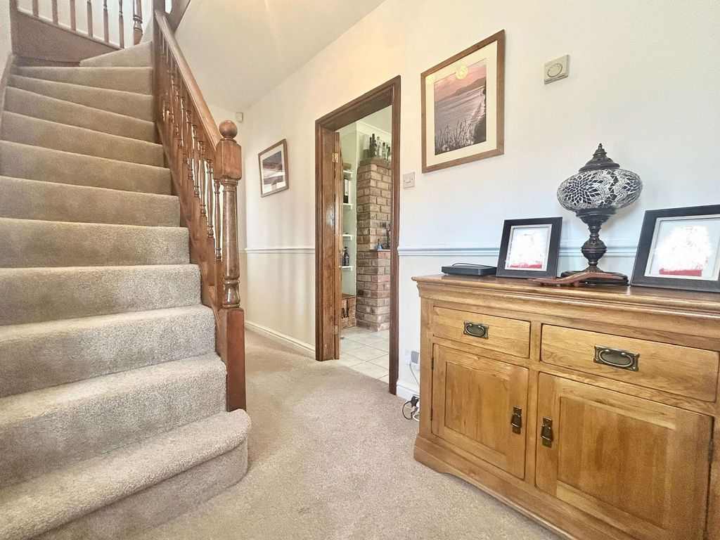 Property photo 3 of 40