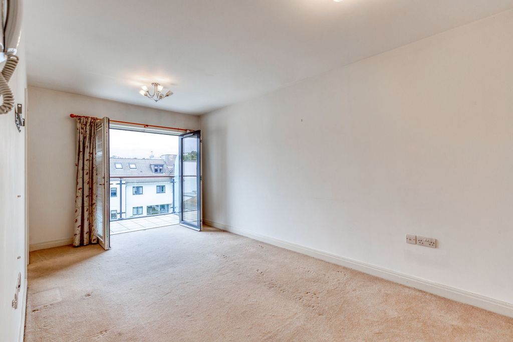 Property photo 3 of 22