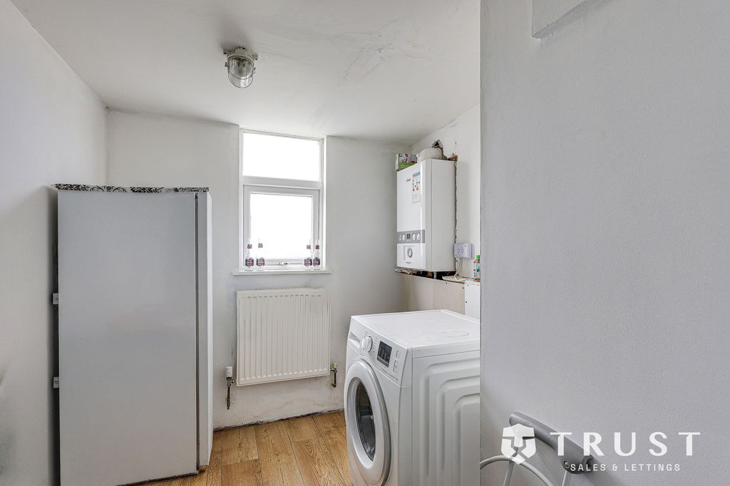 Additional image 9 of 2 bed semi-detached house for saleBevor Crescent, Heckmondwike WF16