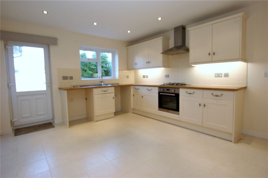 Property photo 2 of 9 Picture No. 10