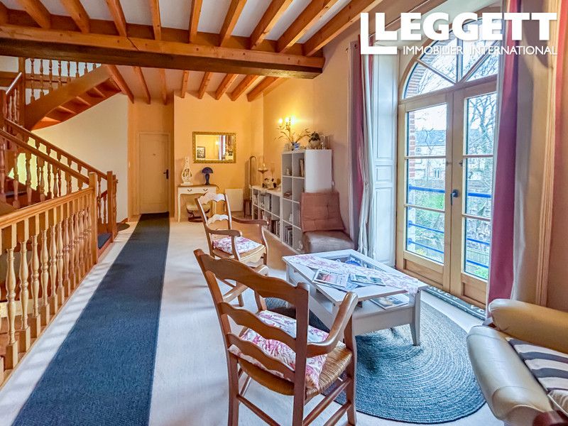 Property photo 3 of 10