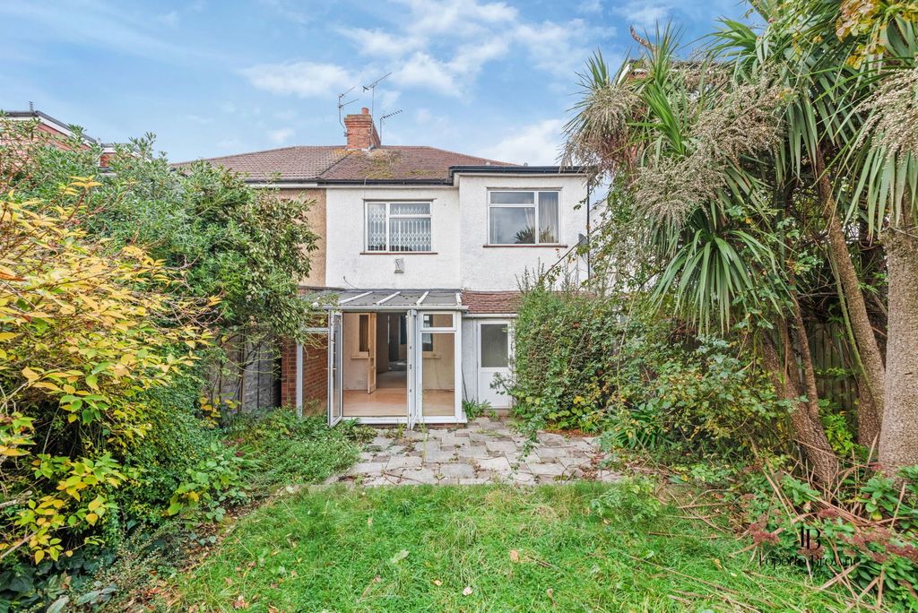 Property photo 2 of 22