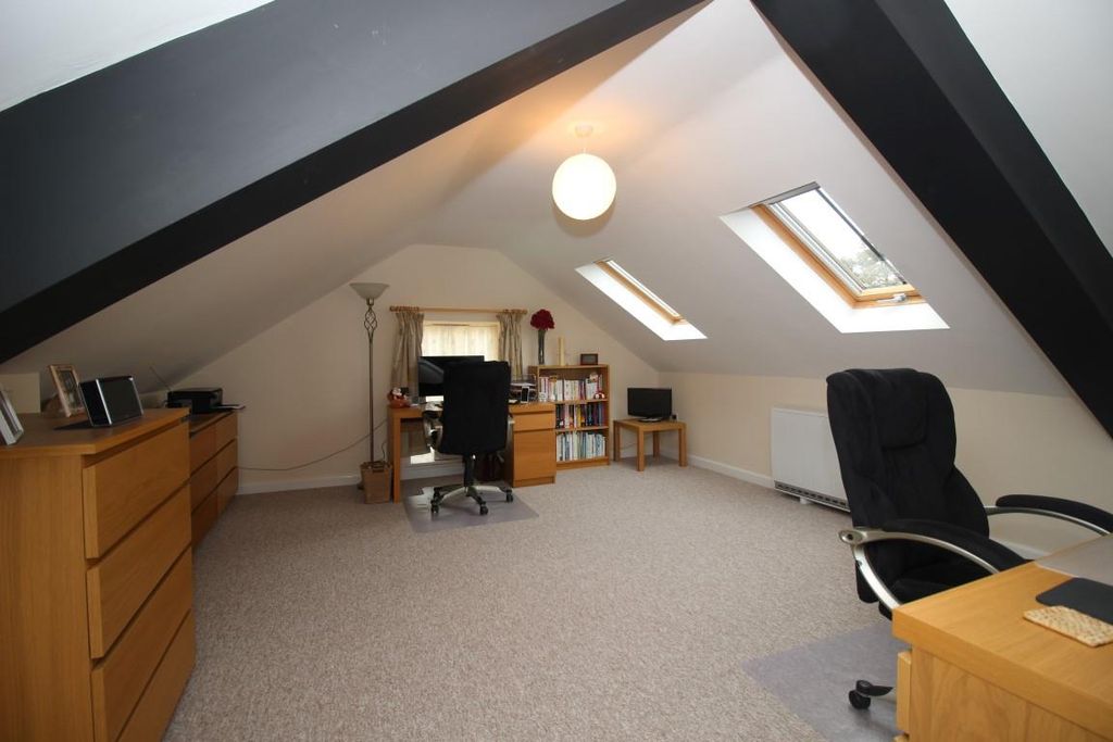 Additional image 18 of 3 bed barn conversion to rentMonkton Farleigh, Bradford-On-Avon BA15