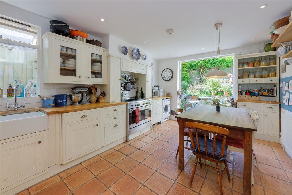 Property photo 3 of 26