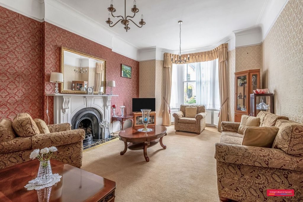 Property photo 2 of 19 Picture No. 27