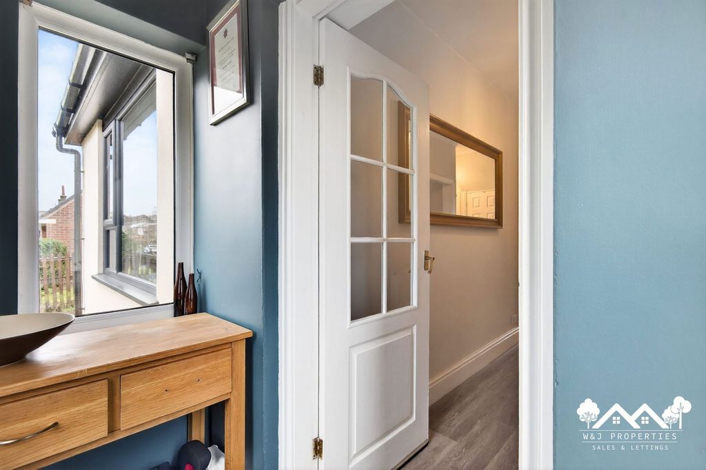 Property photo 3 of 45