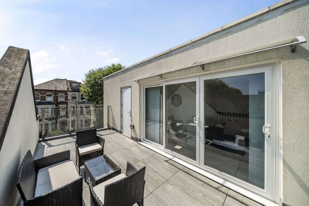Property photo 2 of 14 Terrace