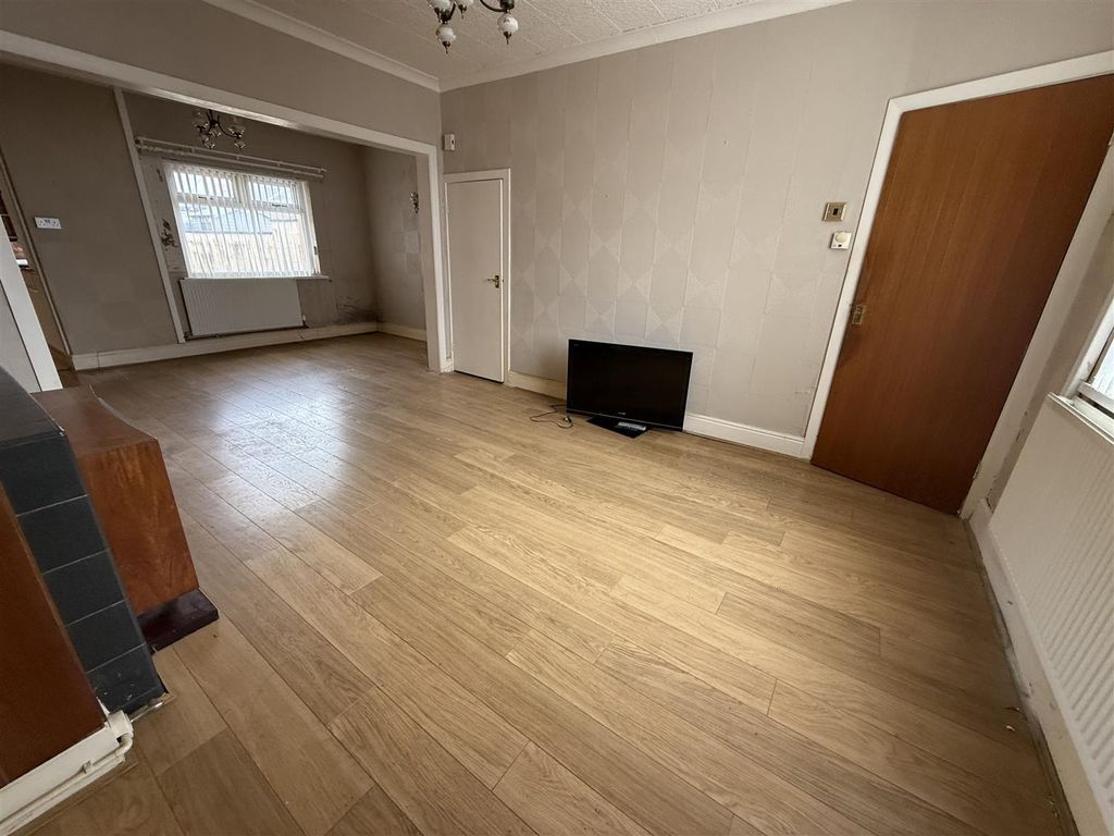 Property photo 3 of 22 Living Dining Room