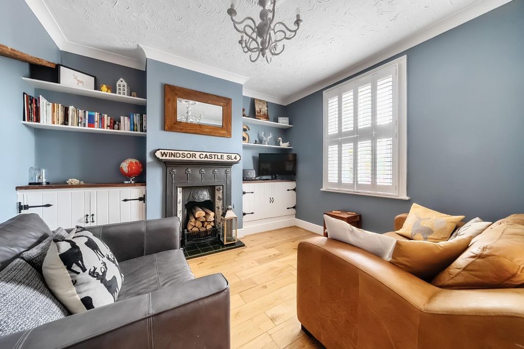 Property photo 2 of 17
