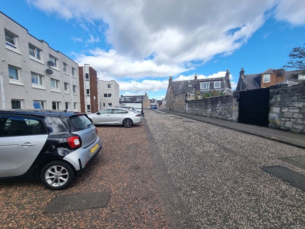 Property photo 3 of 6 Picture No. 15