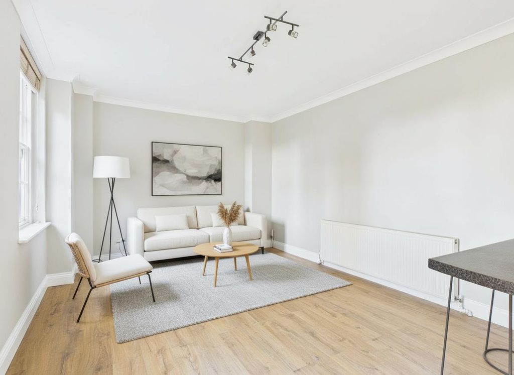 Property photo 1 of 6 Agent99-Generation-59A5F35d-9E24-4B6d-9743-9Dd93E7