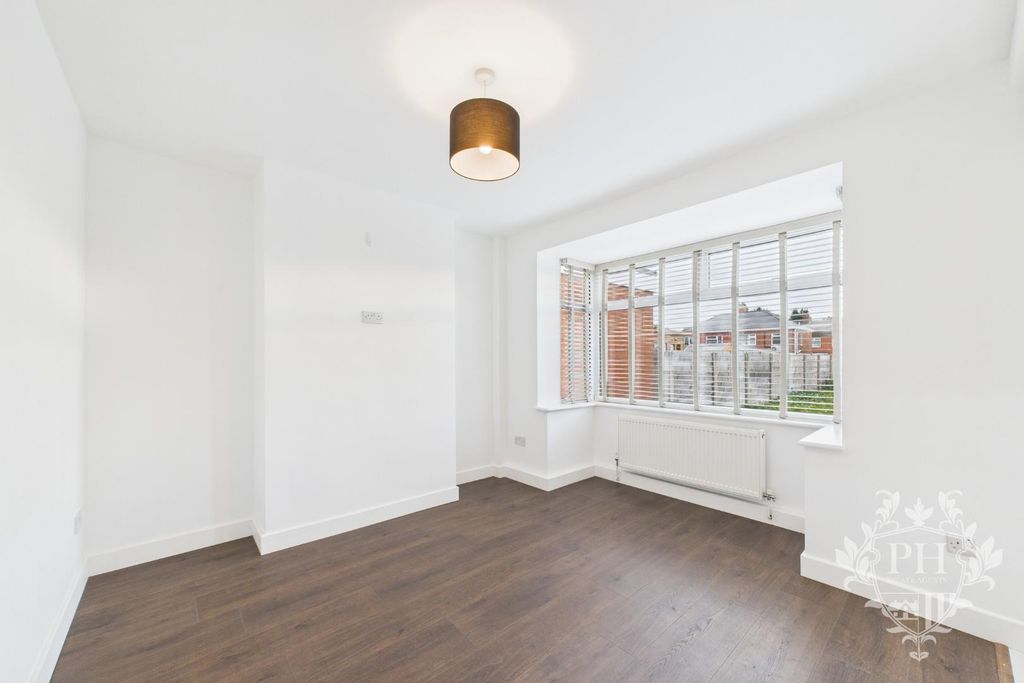 Property photo 3 of 15 Cam02002G0-Pr0219-Still015.Jpg