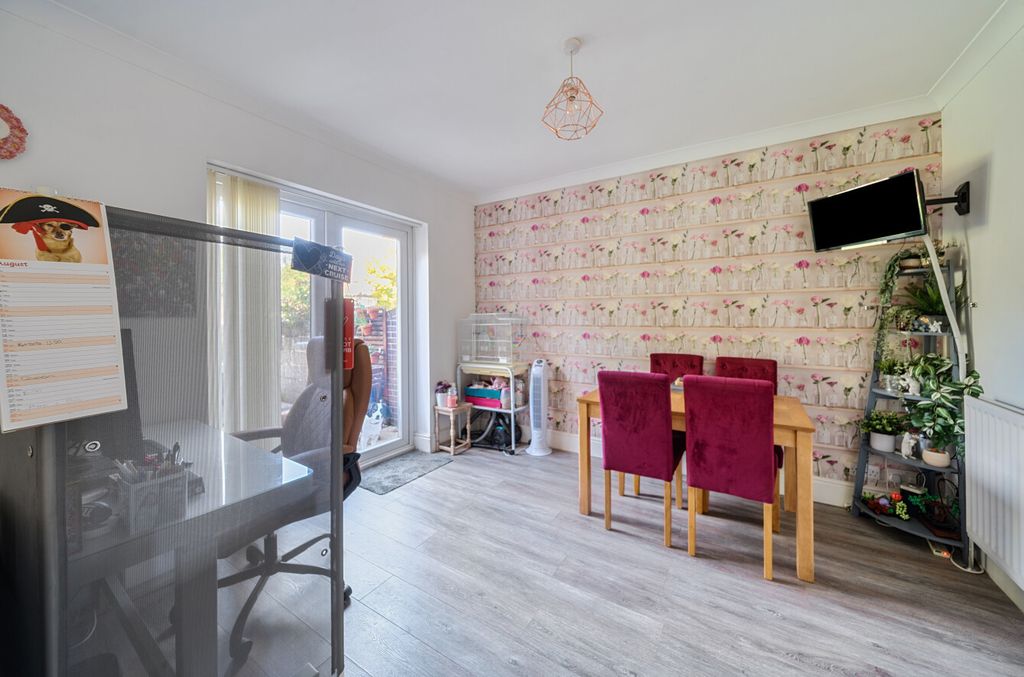 Property photo 3 of 14 1342444-14-68B1Aa...
