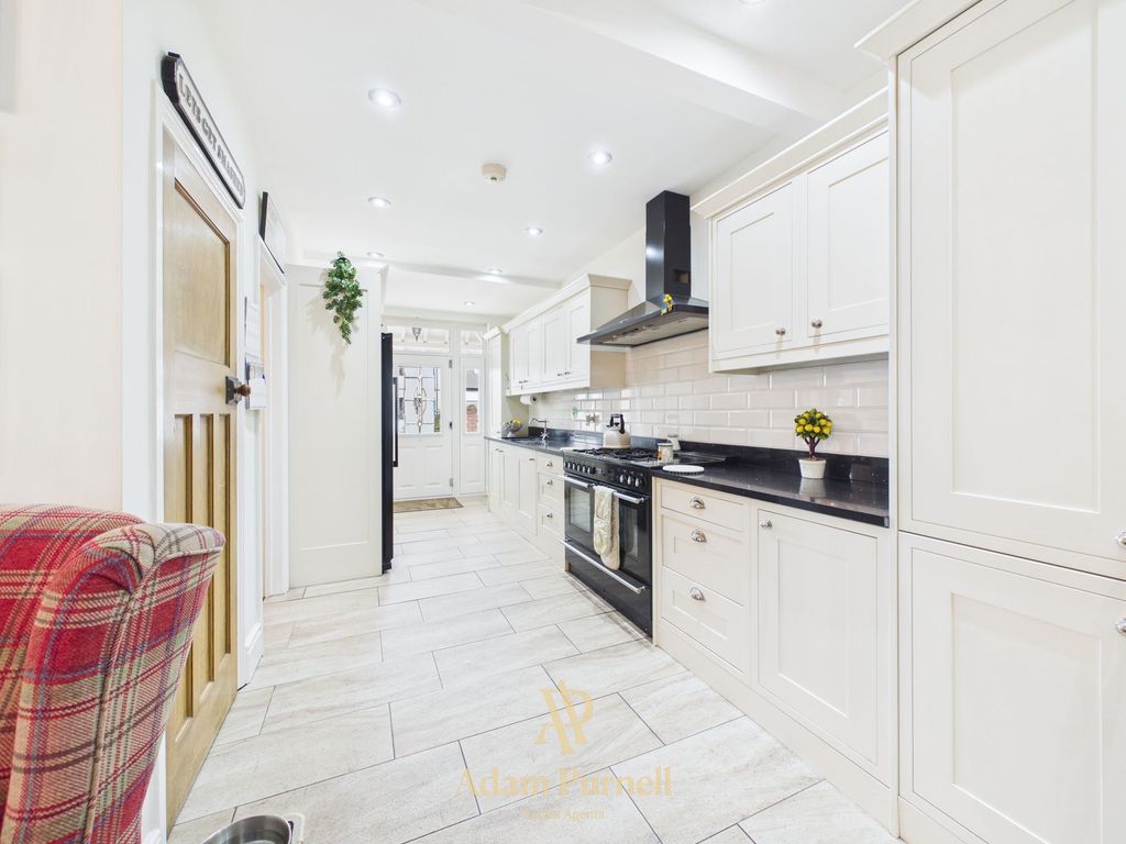 Property photo 2 of 46