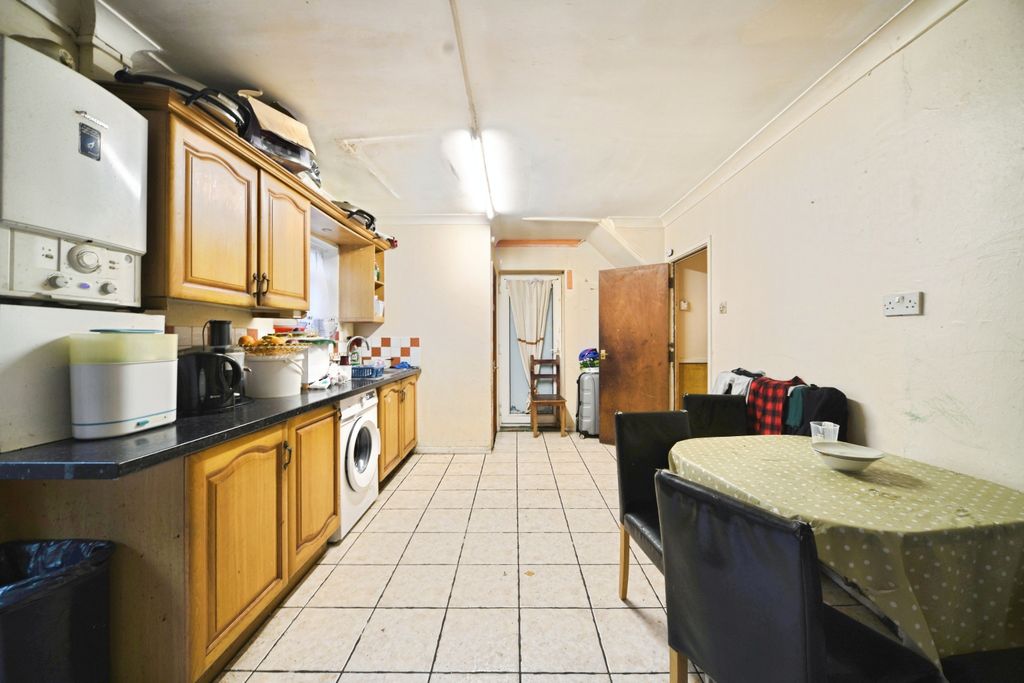 Property photo 3 of 11 Photo #3