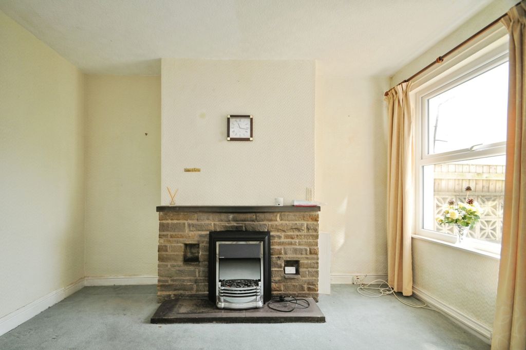 Property photo 2 of 17 Photo