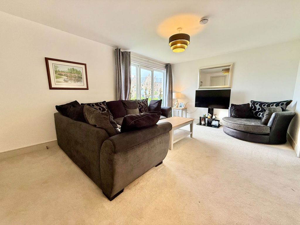 Property photo 3 of 25