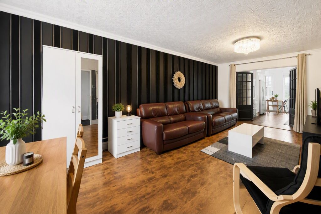 Property photo 2 of 8 Rec1.Jpg